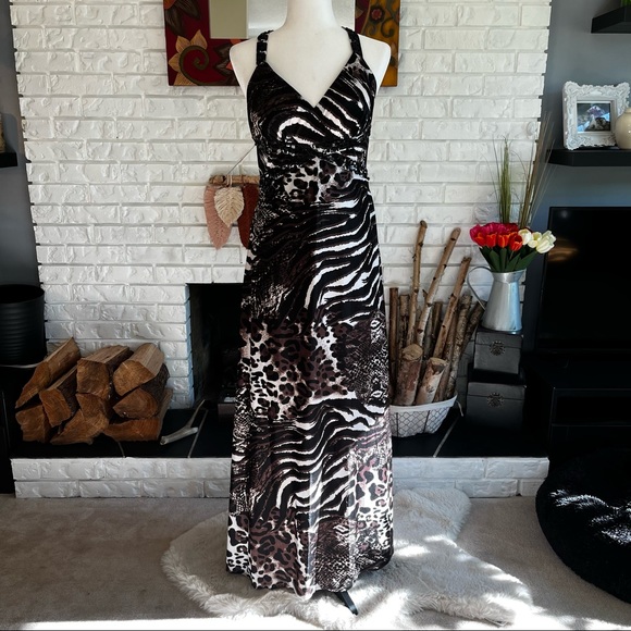 Le Chateau Stunning Animal Print Formal dress - Picture 3 of 14